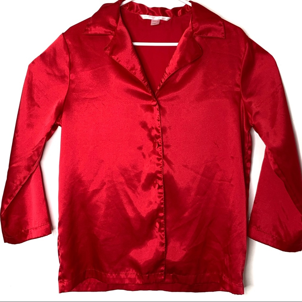 VICTORIA’S SECRET Long Sleeve Button Up Silky Top